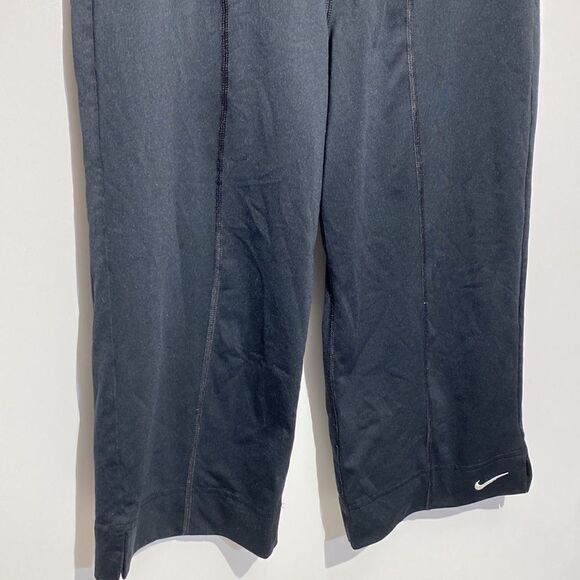 Women’s Nike Dri Fit Black Crop leggings size XS - Picture 2 of 9